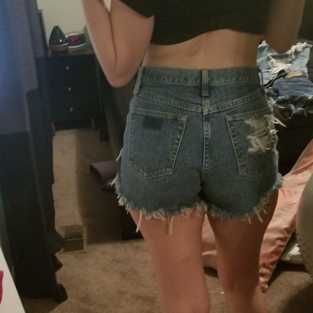 Vinatge Fit Wrangler Denim Cutoff Shorts | 7/8 - Picture 7 of 8
